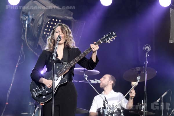 ANNA CALVI - 2014-08-15 - SAINT MALO - Fort de St Pere - 